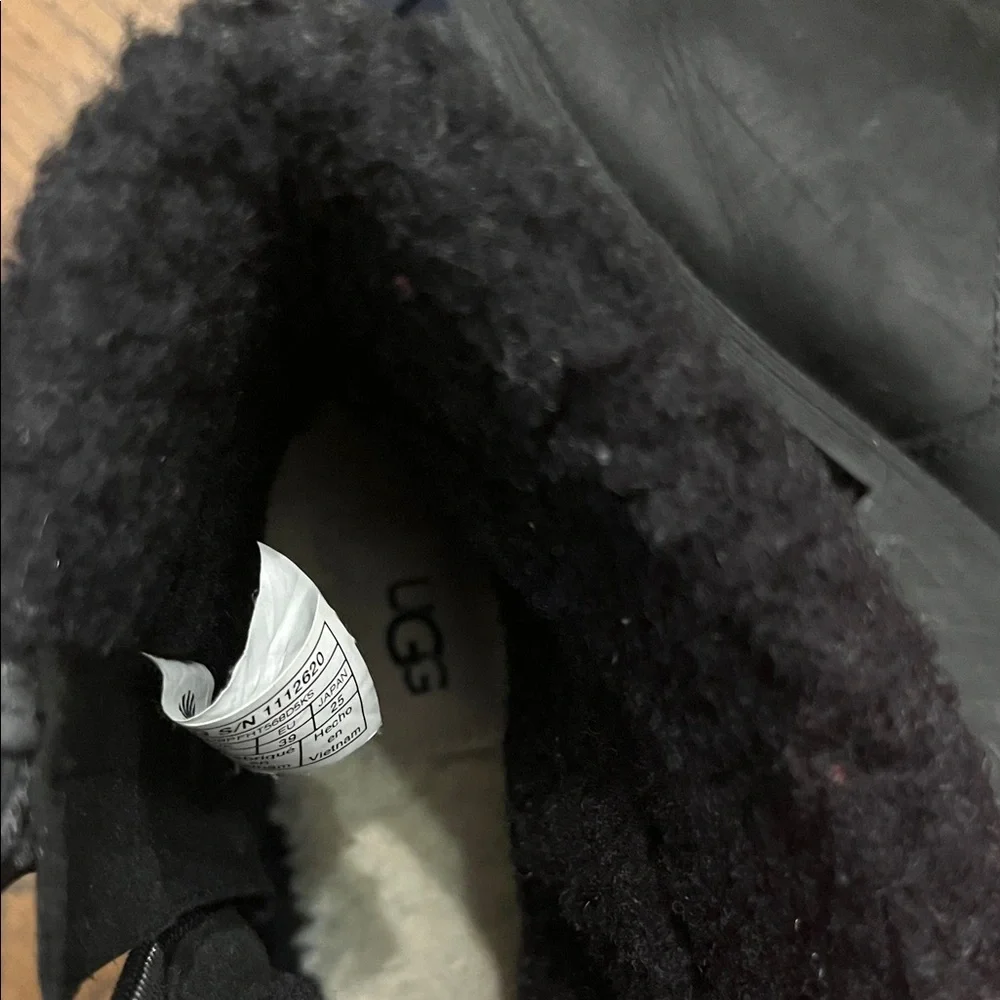 UGG cozy elegant